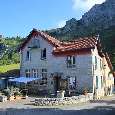 Gite D'Etape De Roquefixade Hotel Exterior photo